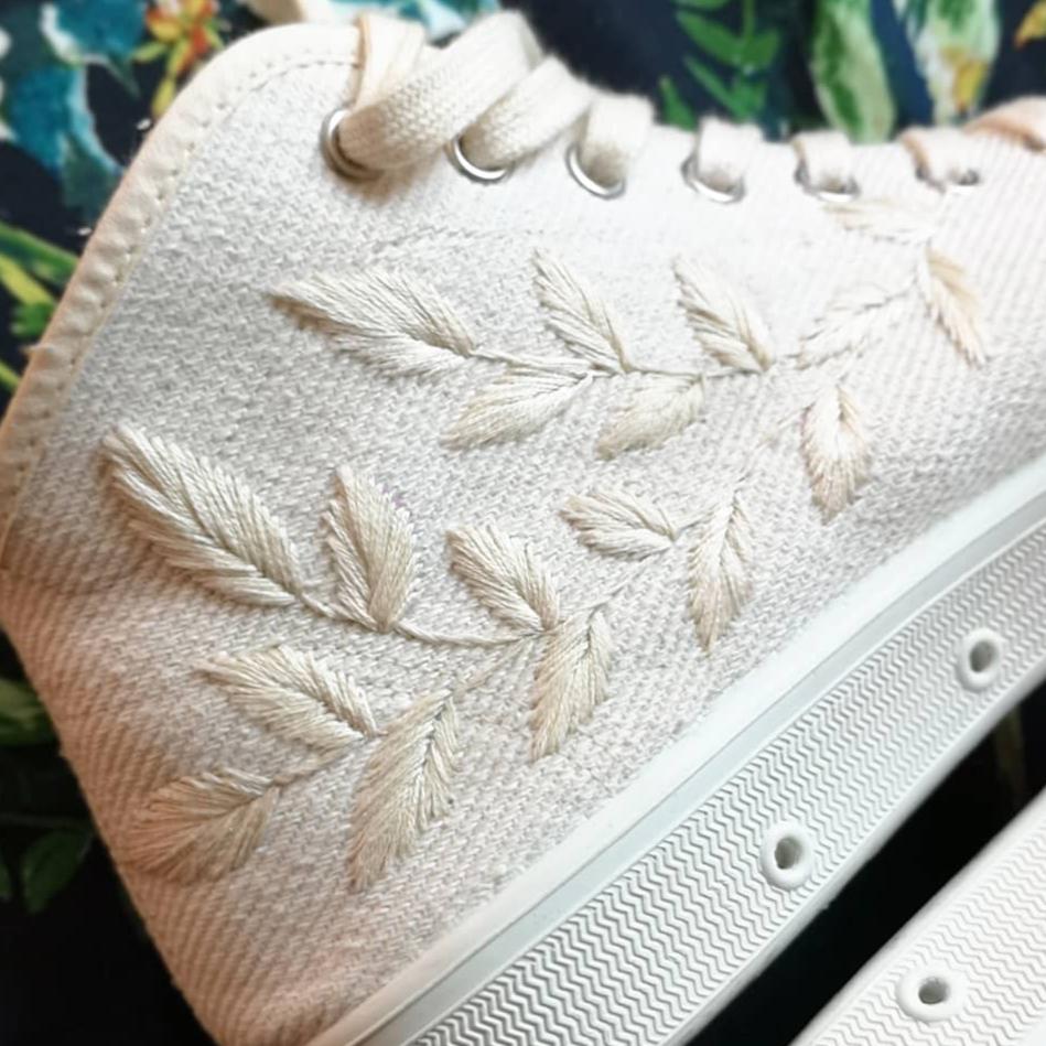 Initiation à la broderie sur tissu - Fleurs et végétaux