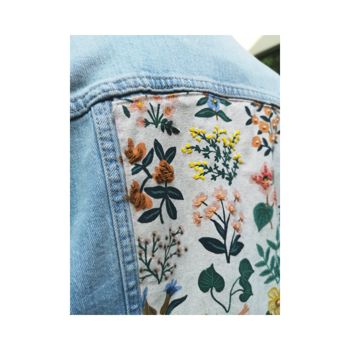 La veste en jeans - Le jardin