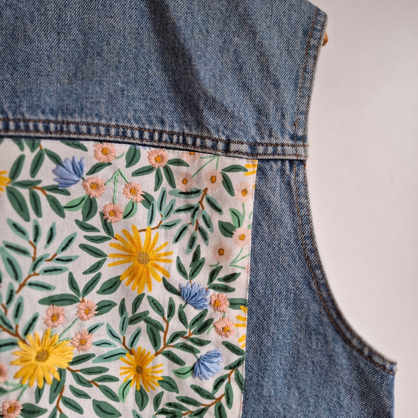 La veste sans manche - Le jardin
